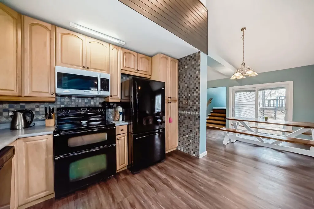 63 Sands Street Rochon Sands AB T0C3B0