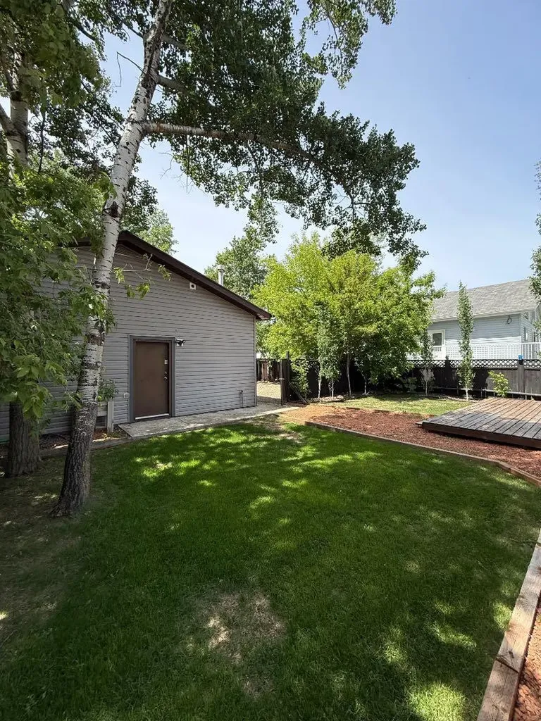 63 Sands Street Rochon Sands AB T0C3B0