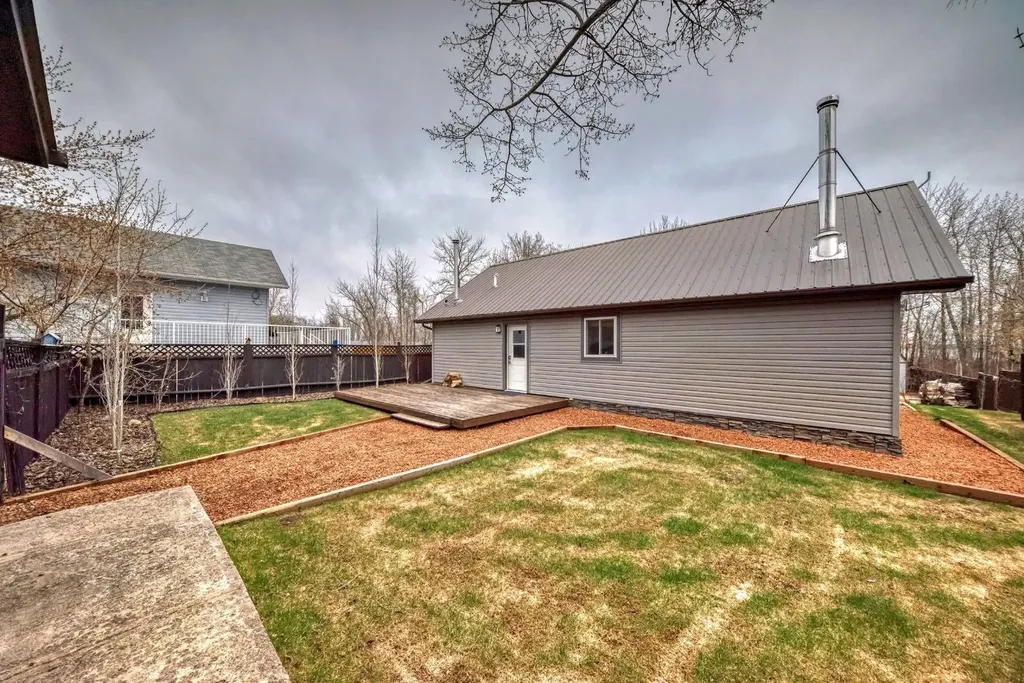 63 Sands Street Rochon Sands AB T0C3B0