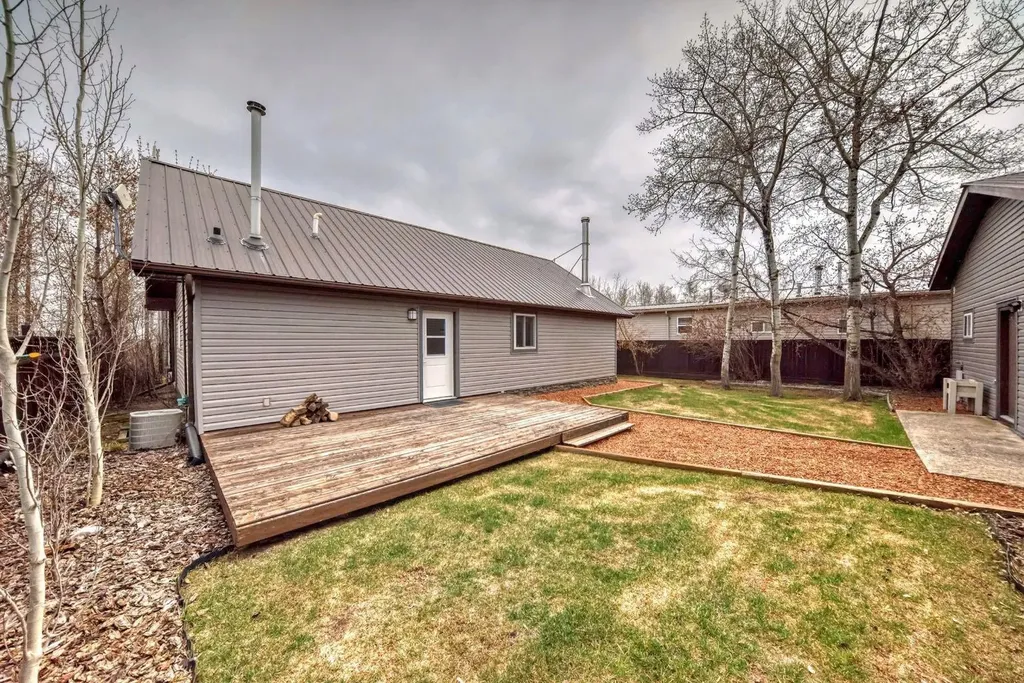 63 Sands Street Rochon Sands AB T0C3B0