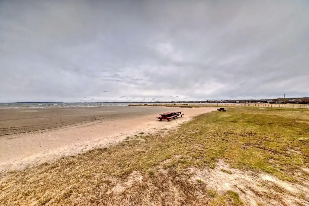63 Sands Street Rochon Sands AB T0C3B0