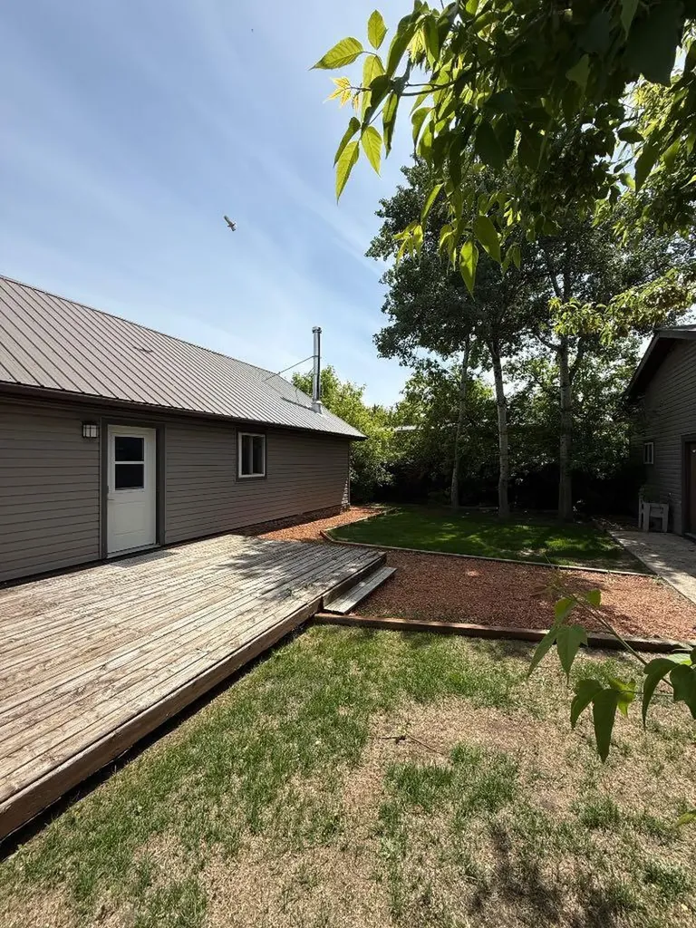 63 Sands Street Rochon Sands AB T0C3B0