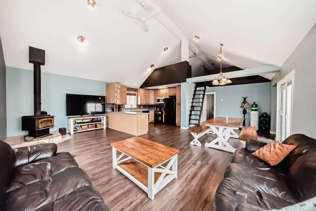 63 Sands Street Rochon Sands AB T0C3B0
