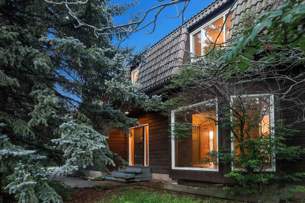 281141 Township Road 274 Rural Rocky View County AB T4A 2S3