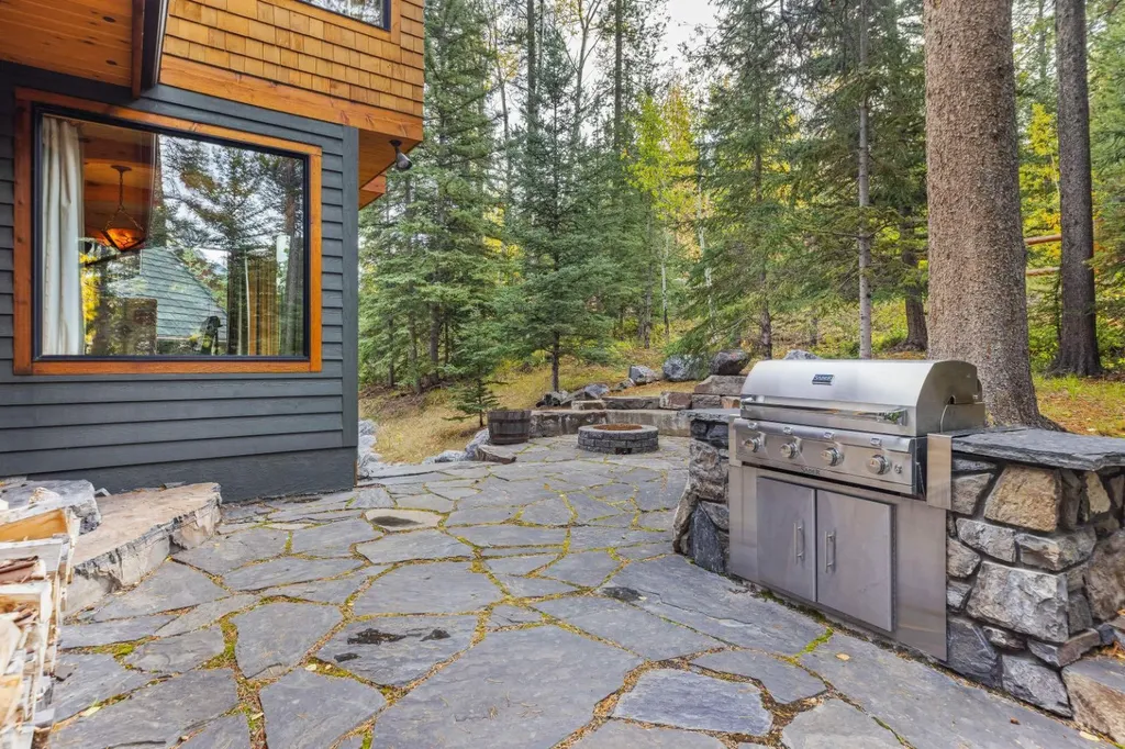 163 Cairns Landing Canmore AB T1W 3J9