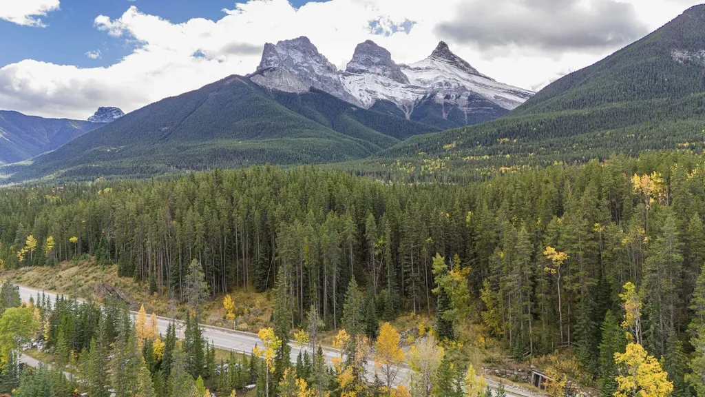 163 Cairns Landing Canmore AB T1W 3J9