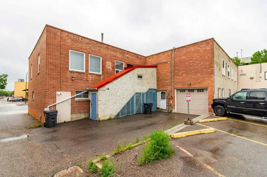505 7 Street S Lethbridge AB T1J 2G8