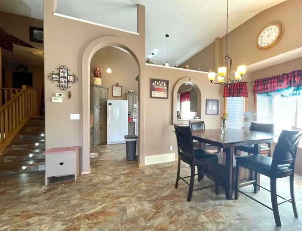 90 Park Drive Whitecourt AB T7S 1S4
