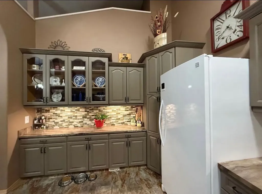 90 Park Drive Whitecourt AB T7S 1S4