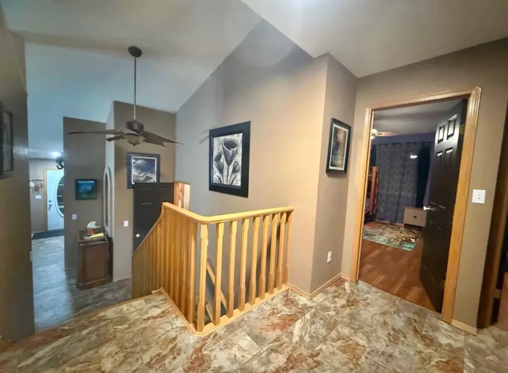 90 Park Drive Whitecourt AB T7S 1S4