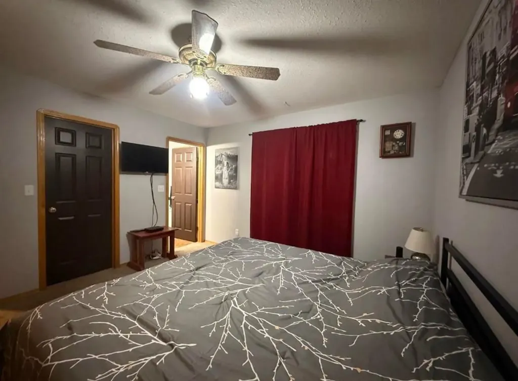 90 Park Drive Whitecourt AB T7S 1S4