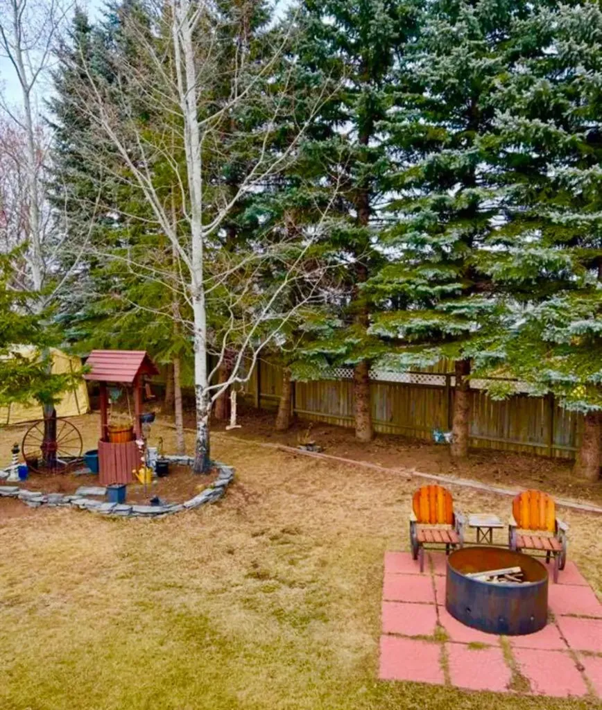 90 Park Drive Whitecourt AB T7S 1S4