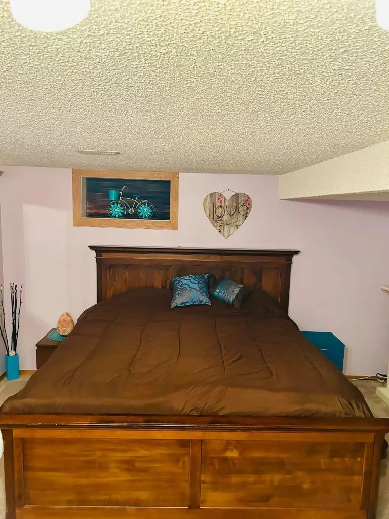 90 Park Drive Whitecourt AB T7S 1S4