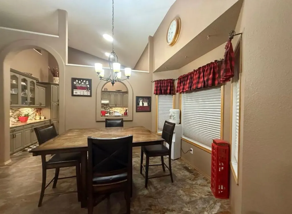 90 Park Drive Whitecourt AB T7S 1S4