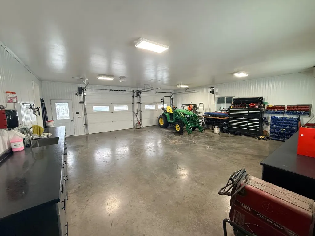 104244 Rge Road 182 La Crete AB T0H2H0