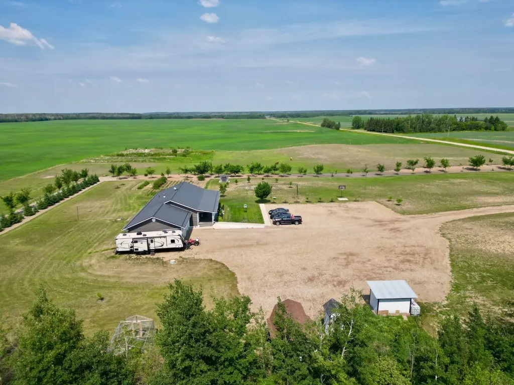 104244 Rge Road 182 La Crete AB T0H2H0