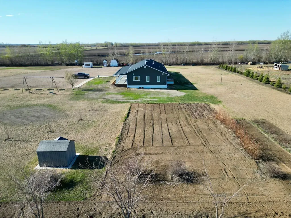 104244 Rge Road 182 La Crete AB T0H2H0