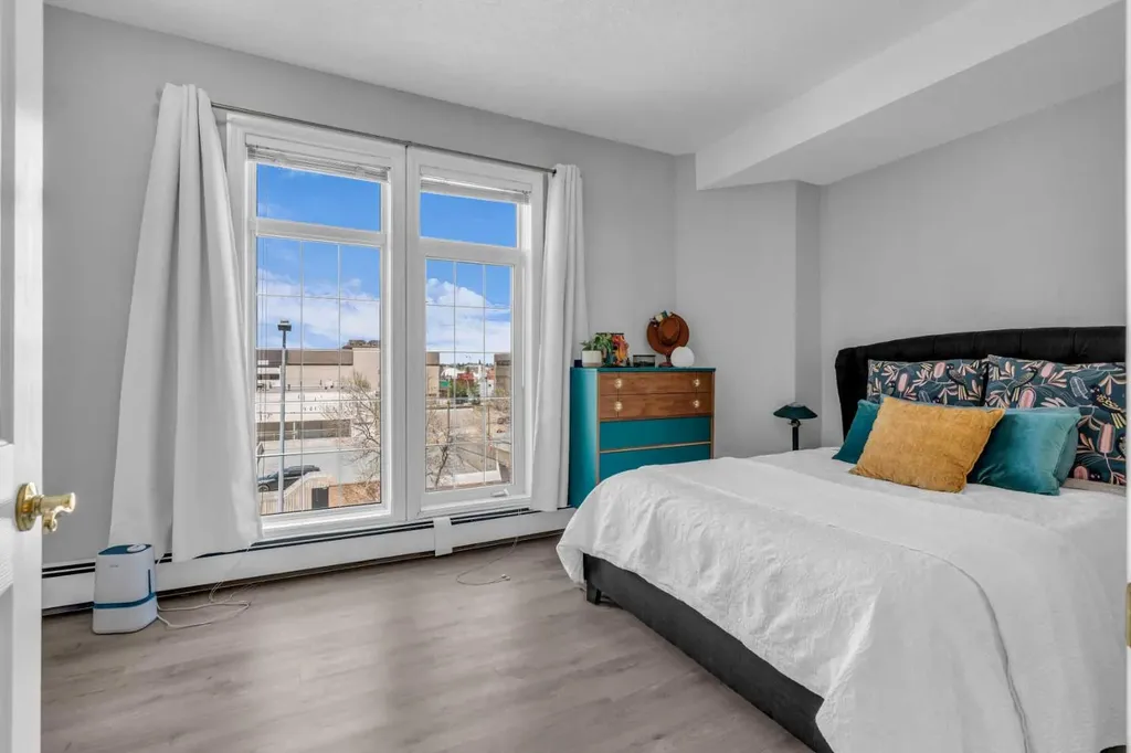 1315 12 Avenue SW Calgary AB T3C 0P6