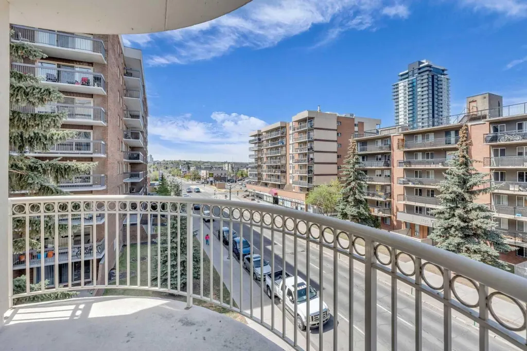 1315 12 Avenue SW Calgary AB T3C 0P6