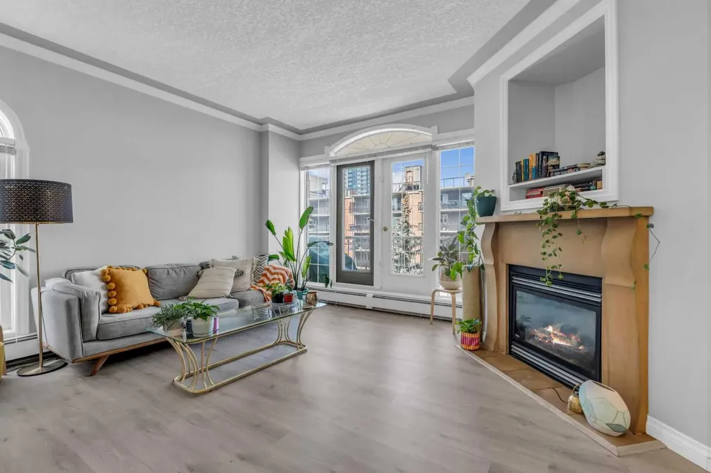 1315 12 Avenue SW Calgary AB T3C 0P6