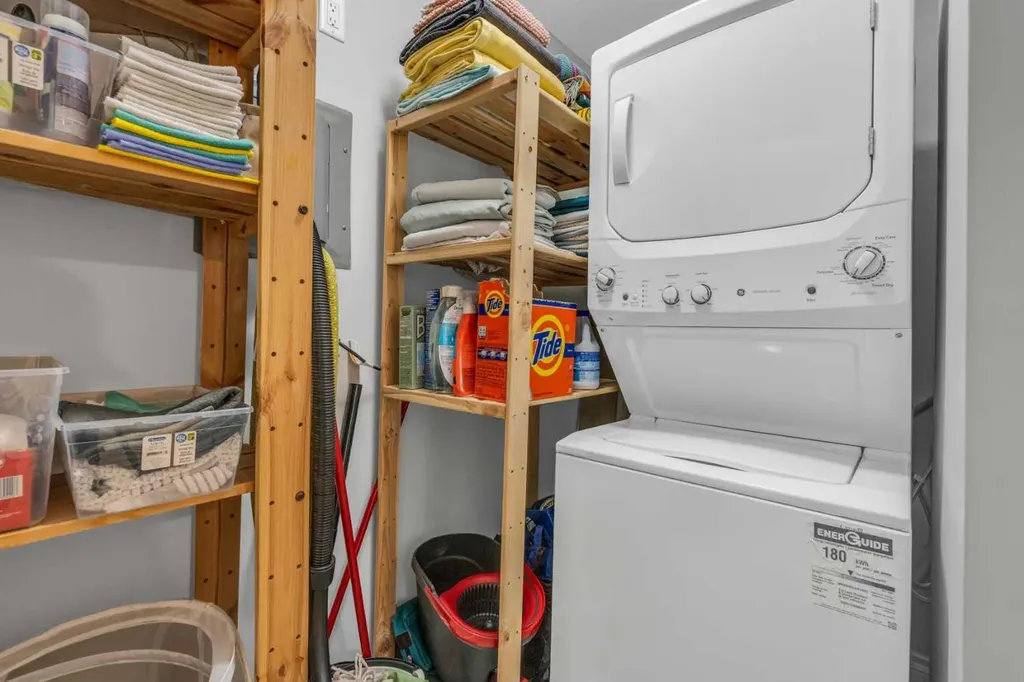 1315 12 Avenue SW Calgary AB T3C 0P6