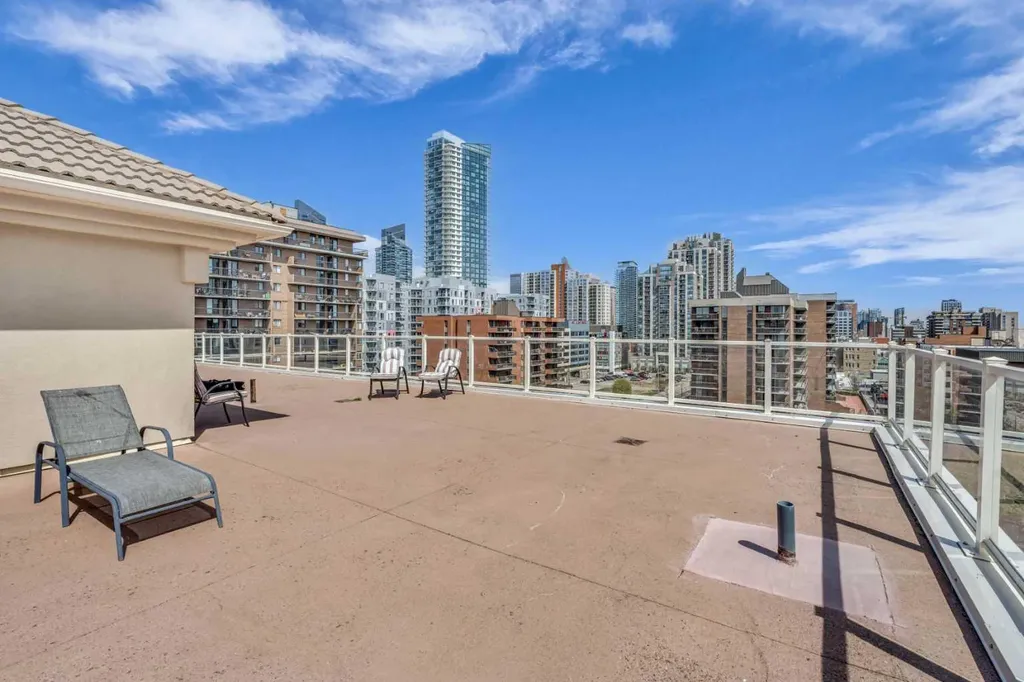 1315 12 Avenue SW Calgary AB T3C 0P6