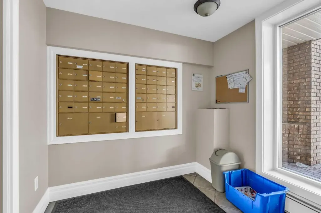 1315 12 Avenue SW Calgary AB T3C 0P6
