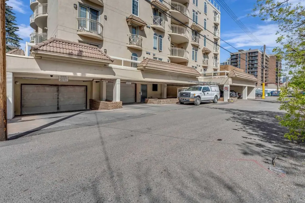 1315 12 Avenue SW Calgary AB T3C 0P6