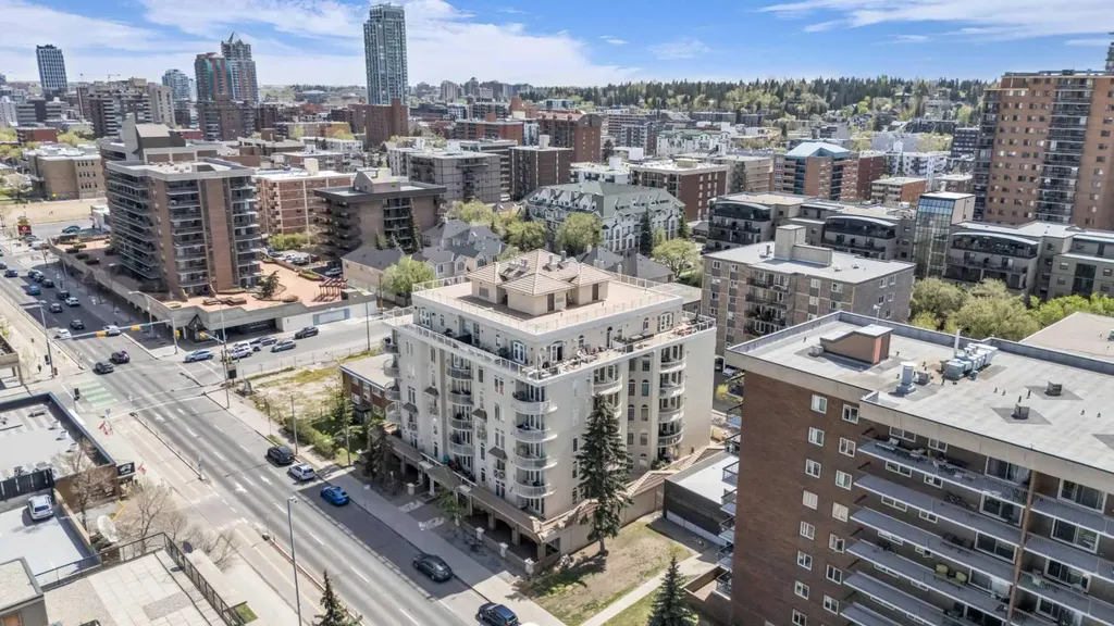 1315 12 Avenue SW Calgary AB T3C 0P6