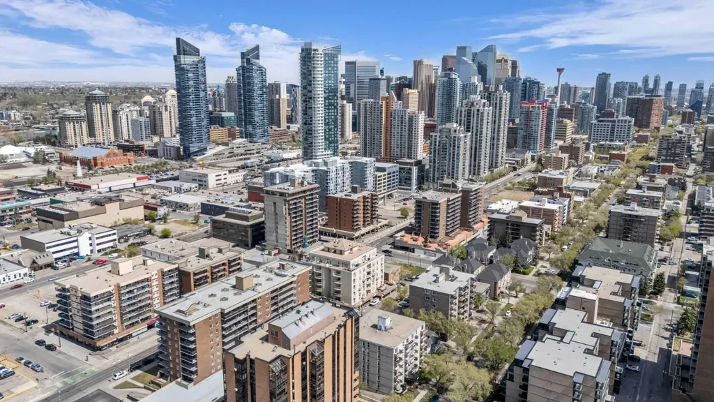 1315 12 Avenue SW Calgary AB T3C 0P6