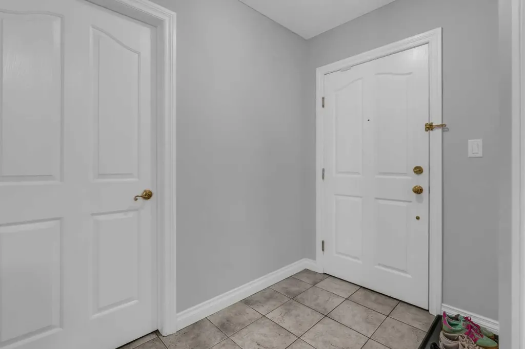 1315 12 Avenue SW Calgary AB T3C 0P6