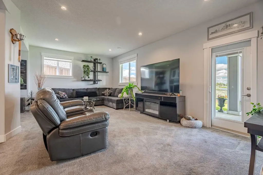 1483 Aldrich Place Carstairs AB T0M0N0