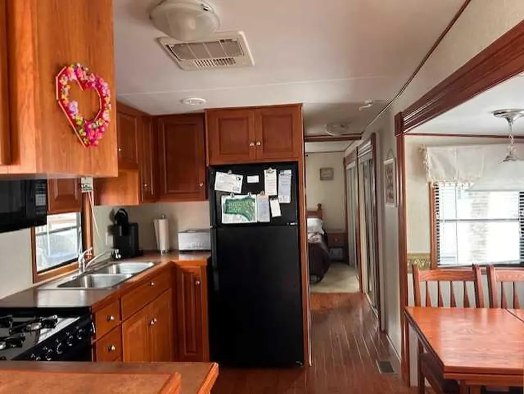 561 Carefree Resort Rural Red Deer County AB T4G0K6
