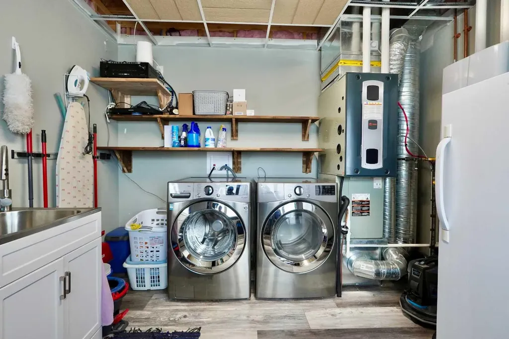 9908 101 Street Nampa AB T0H 2R0