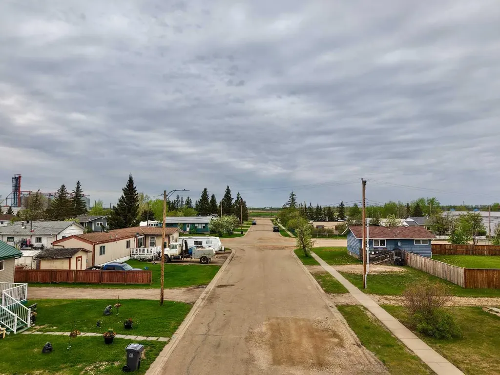 9908 101 Street Nampa AB T0H 2R0