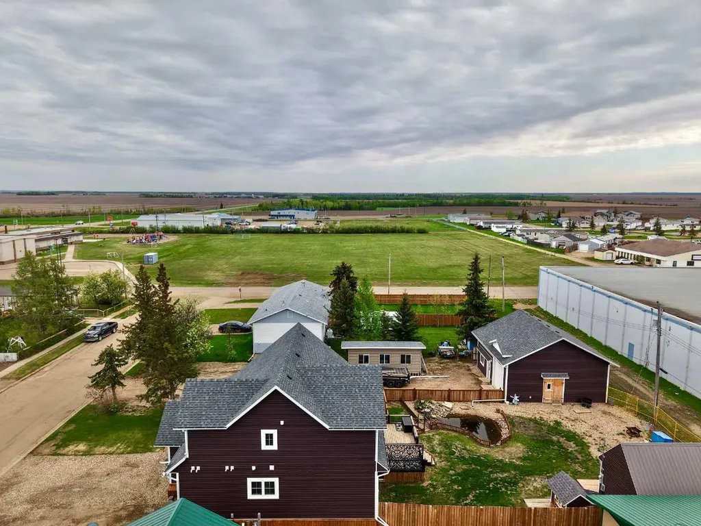 9908 101 Street Nampa AB T0H 2R0