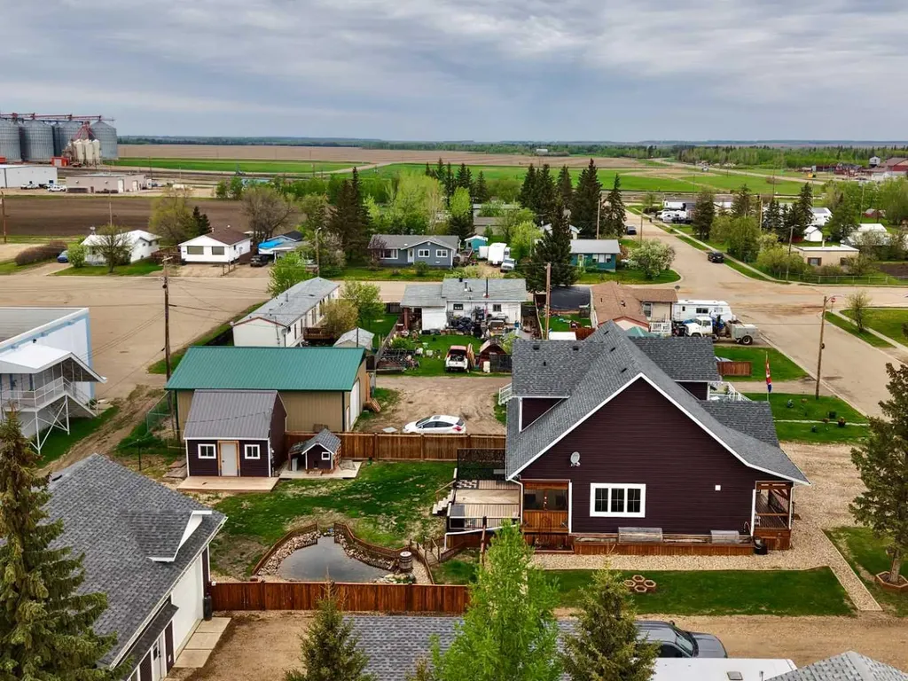 9908 101 Street Nampa AB T0H 2R0