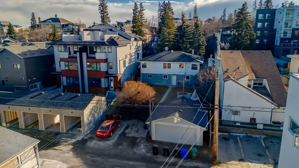 1816 28 Avenue SW Calgary AB T2T 1J8