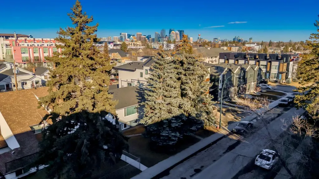 1816 28 Avenue SW Calgary AB T2T 1J8