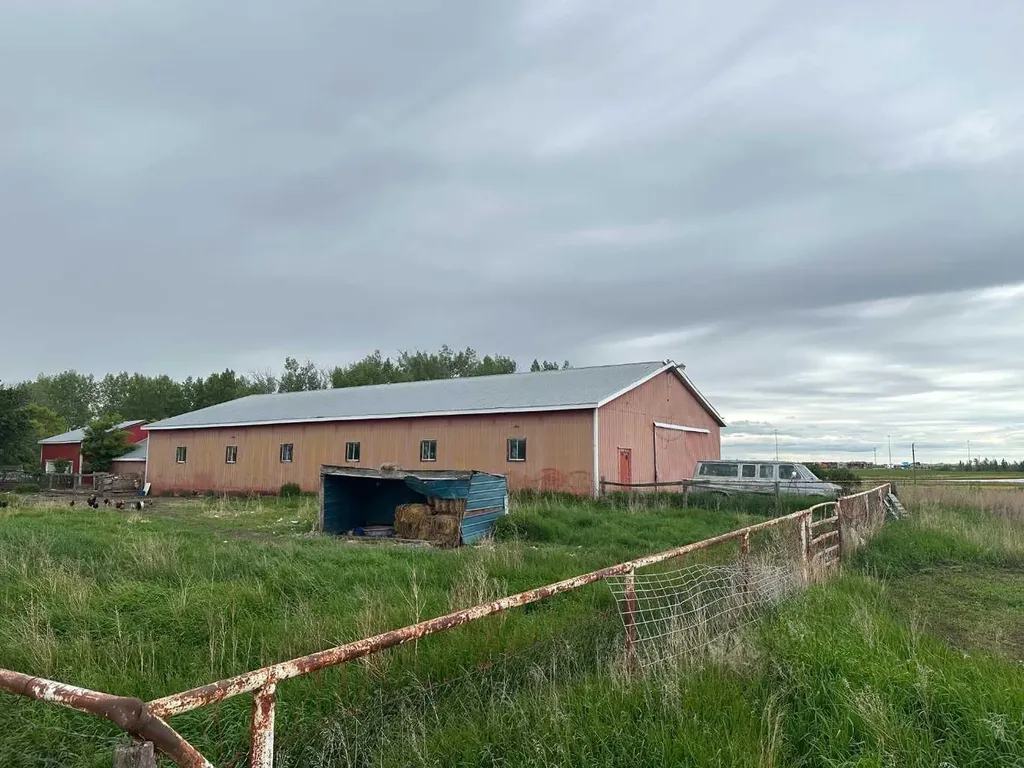 27380 Township Road 373 Rural Red Deer County AB T4E1P2