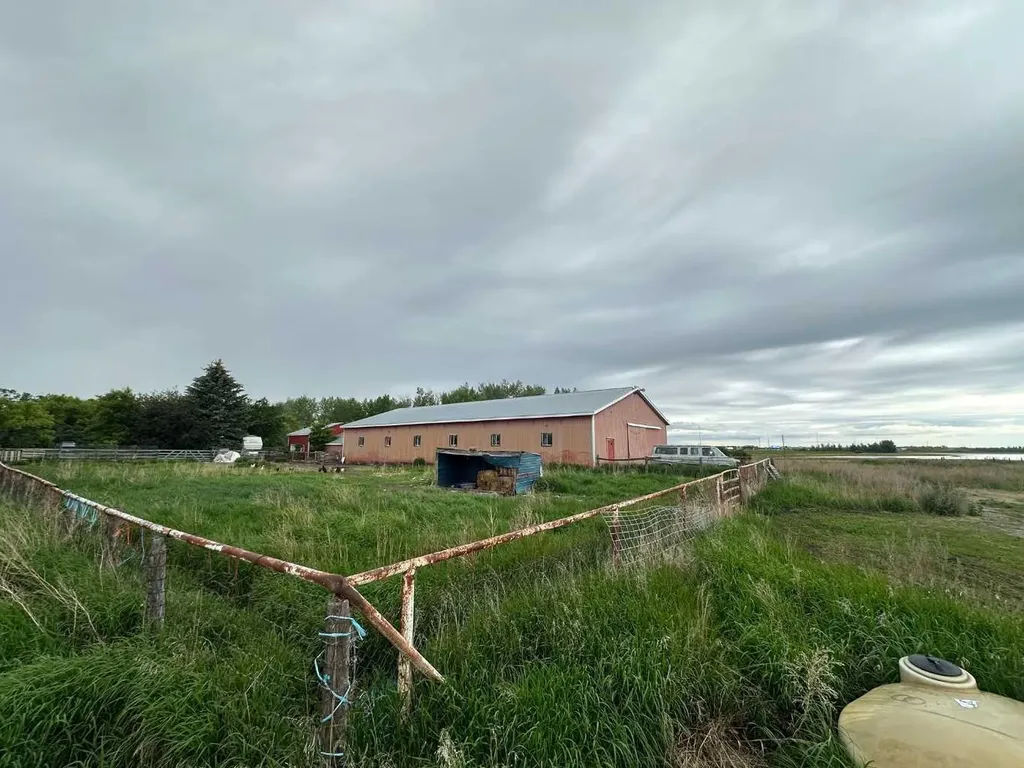 27380 Township Road 373 Rural Red Deer County AB T4E1P2