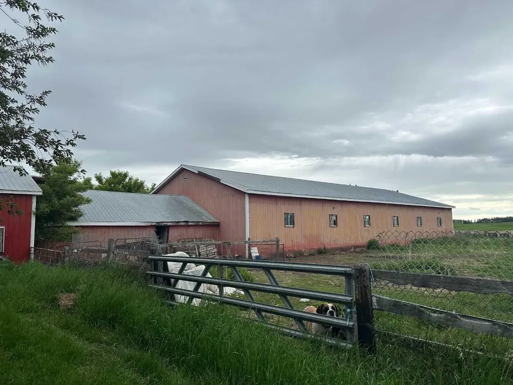 27380 Township Road 373 Rural Red Deer County AB T4E1P2