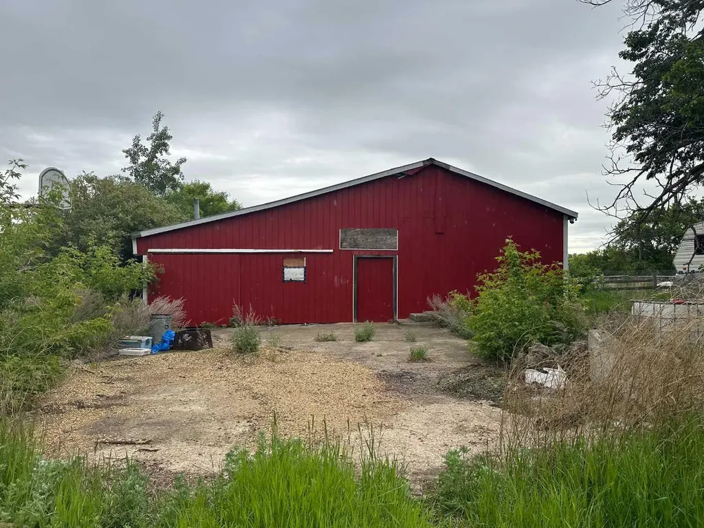 27380 Township Road 373 Rural Red Deer County AB T4E1P2
