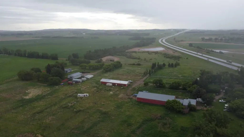 27380 Township Road 373 Rural Red Deer County AB T4E1P2