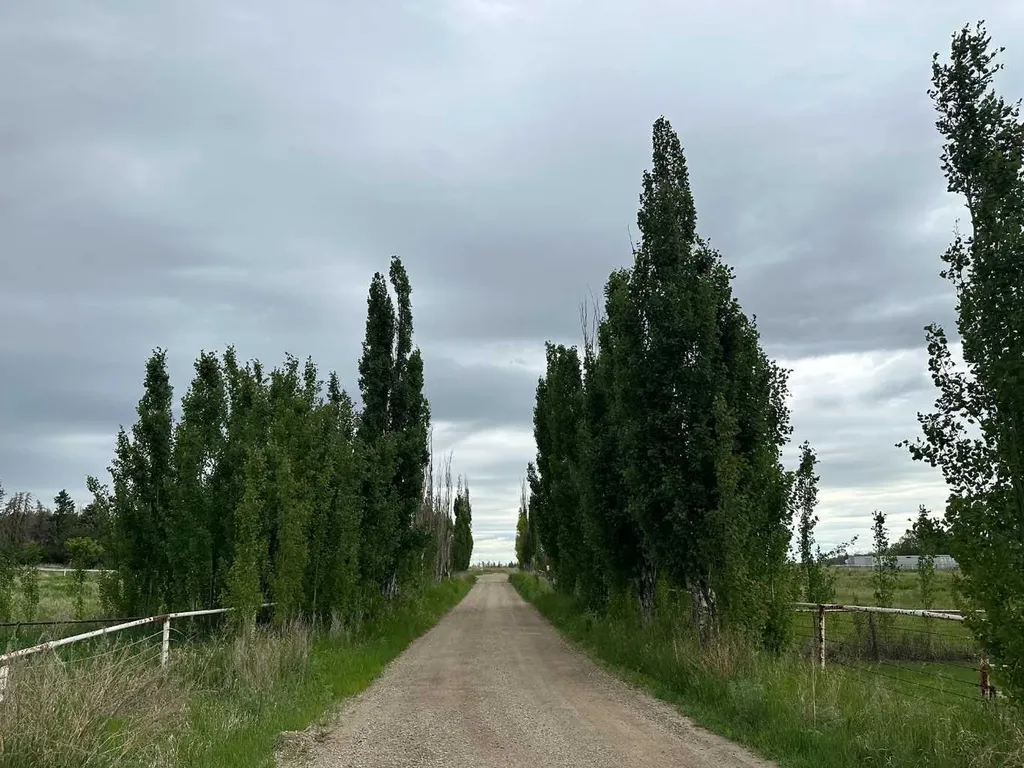 27380 Township Road 373 Rural Red Deer County AB T4E1P2