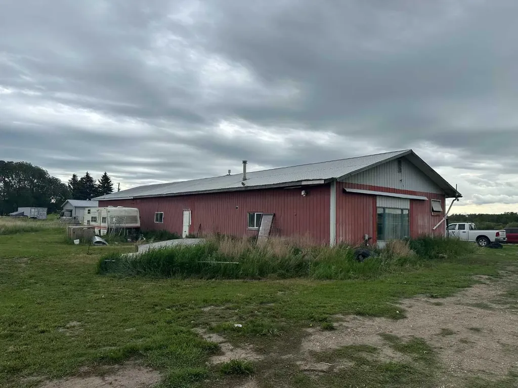 27380 Township Road 373 Rural Red Deer County AB T4E1P2