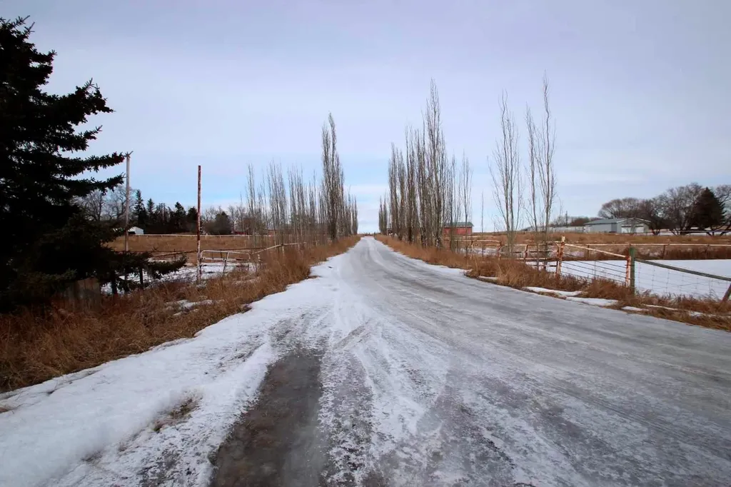27380 Township Road 373 Rural Red Deer County AB T4E1P2