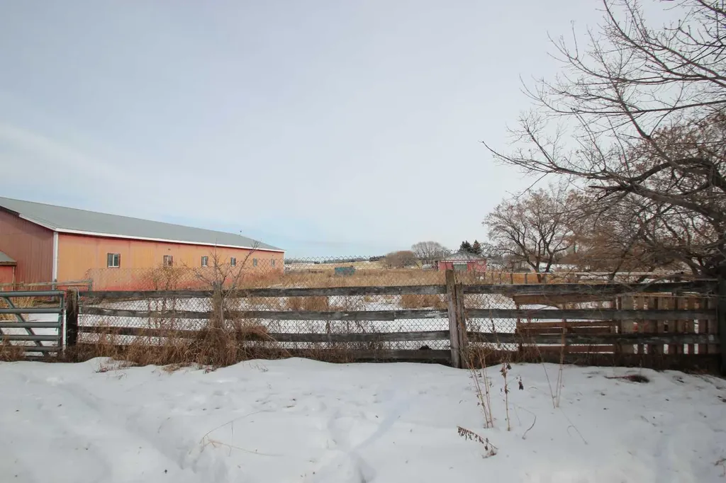 27380 Township Road 373 Rural Red Deer County AB T4E1P2