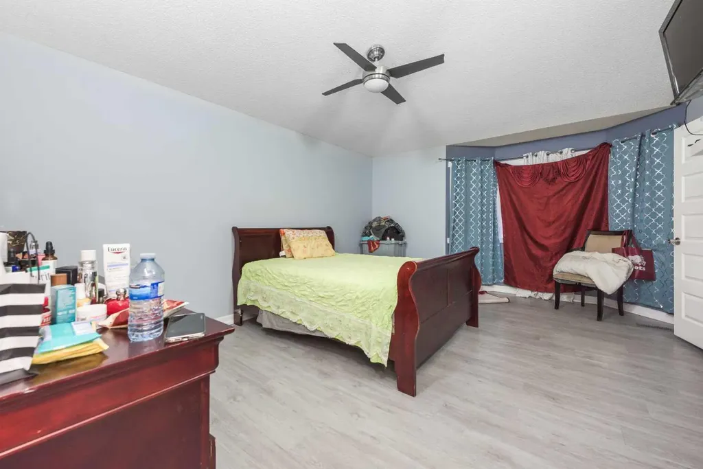 3810 Catalina Boulevard NE Calgary AB T1Y6Y3