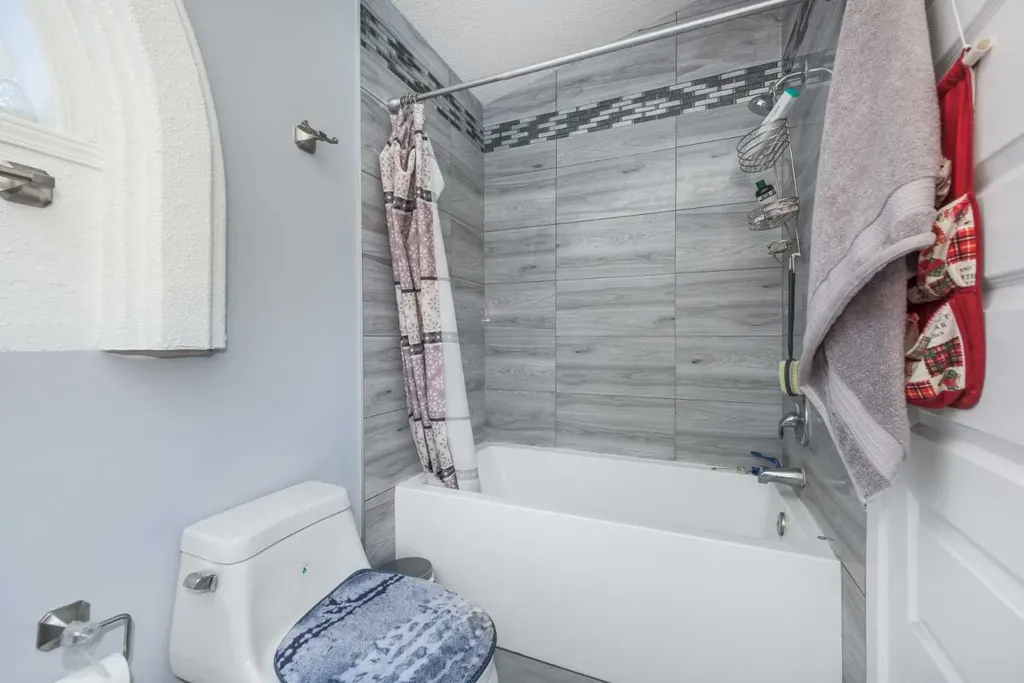 3810 Catalina Boulevard NE Calgary AB T1Y6Y3